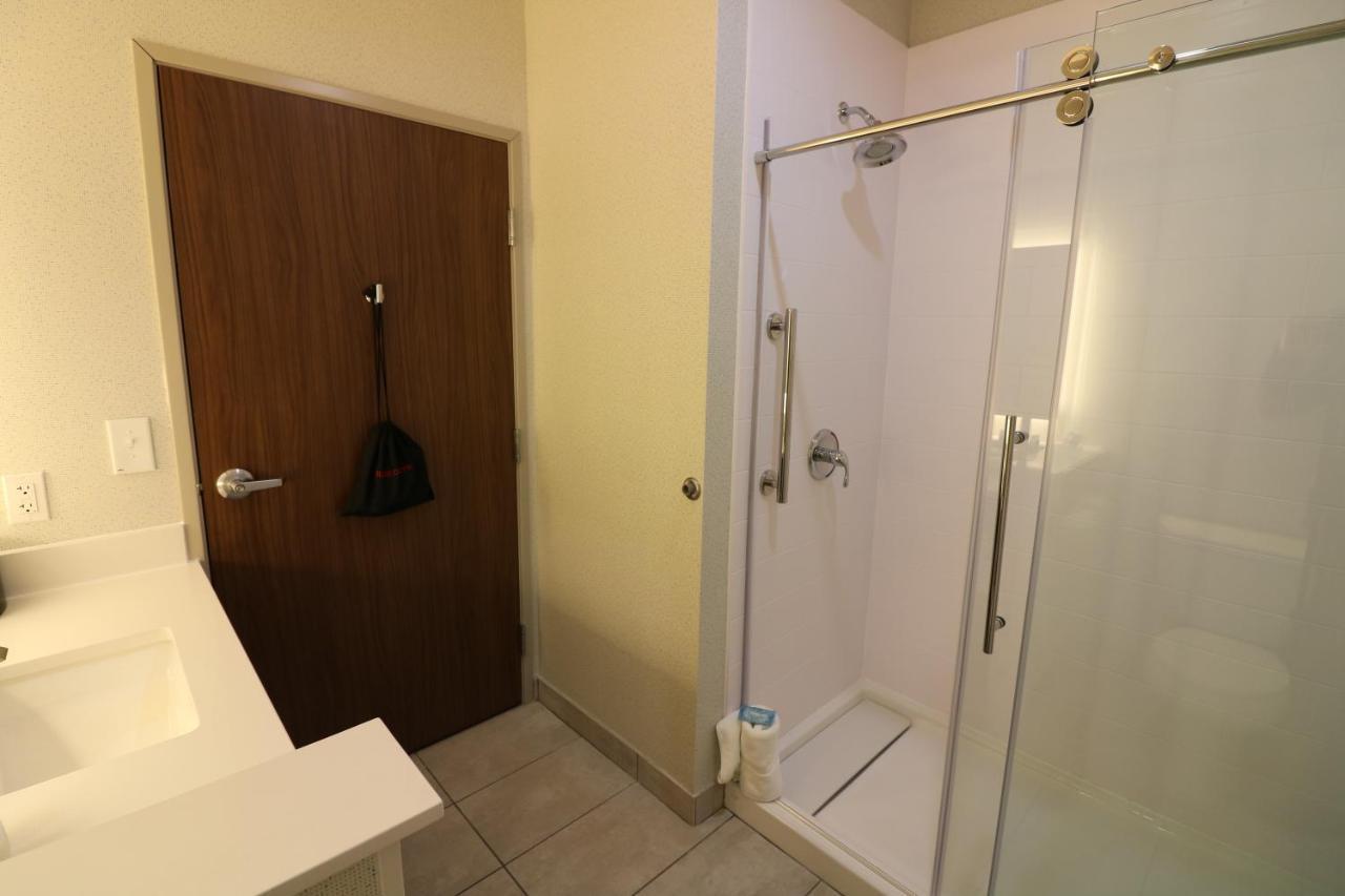 Holiday Inn Express & Suites - Coffeyville By Ihg מראה חיצוני תמונה