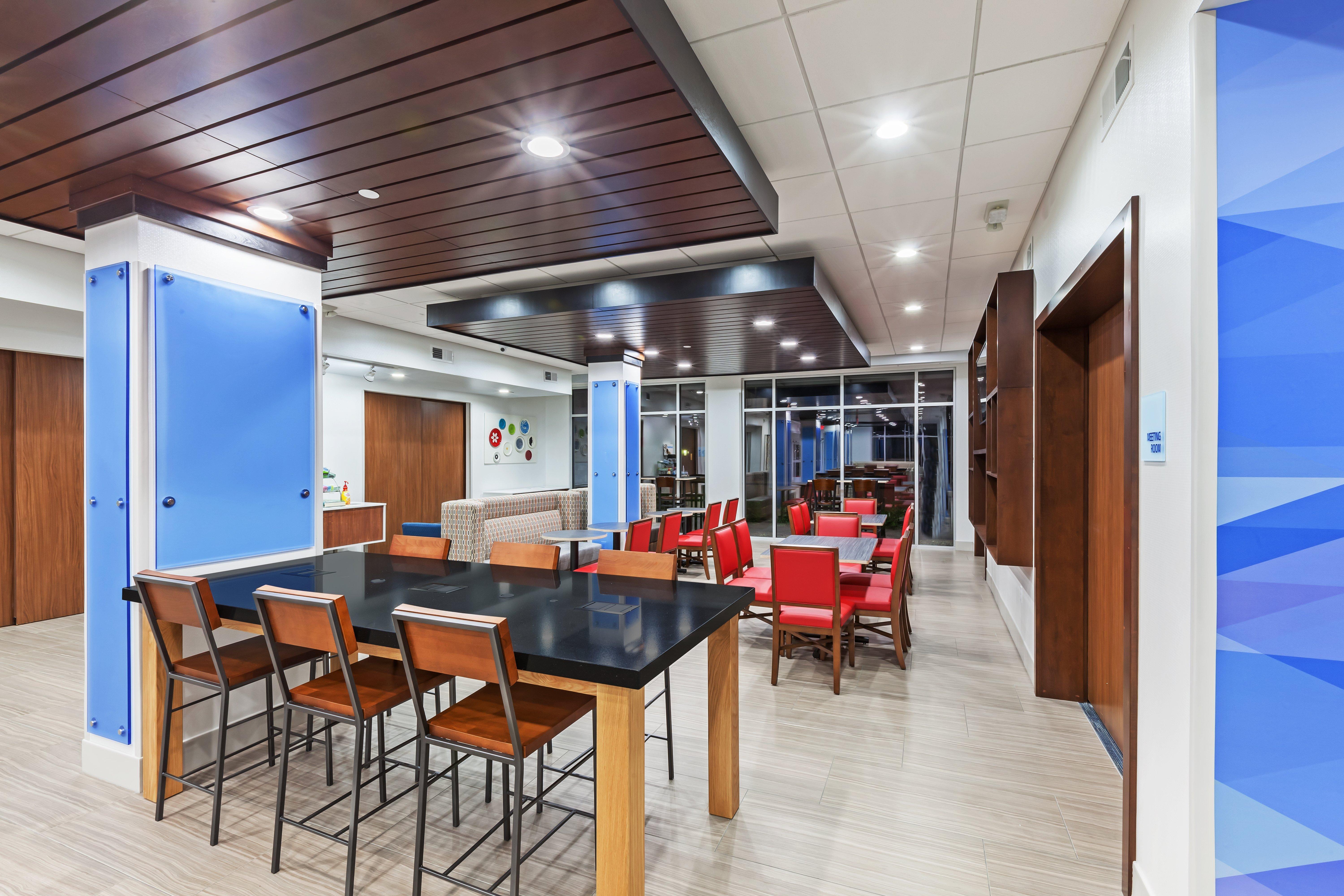 Holiday Inn Express & Suites - Coffeyville By Ihg מראה חיצוני תמונה