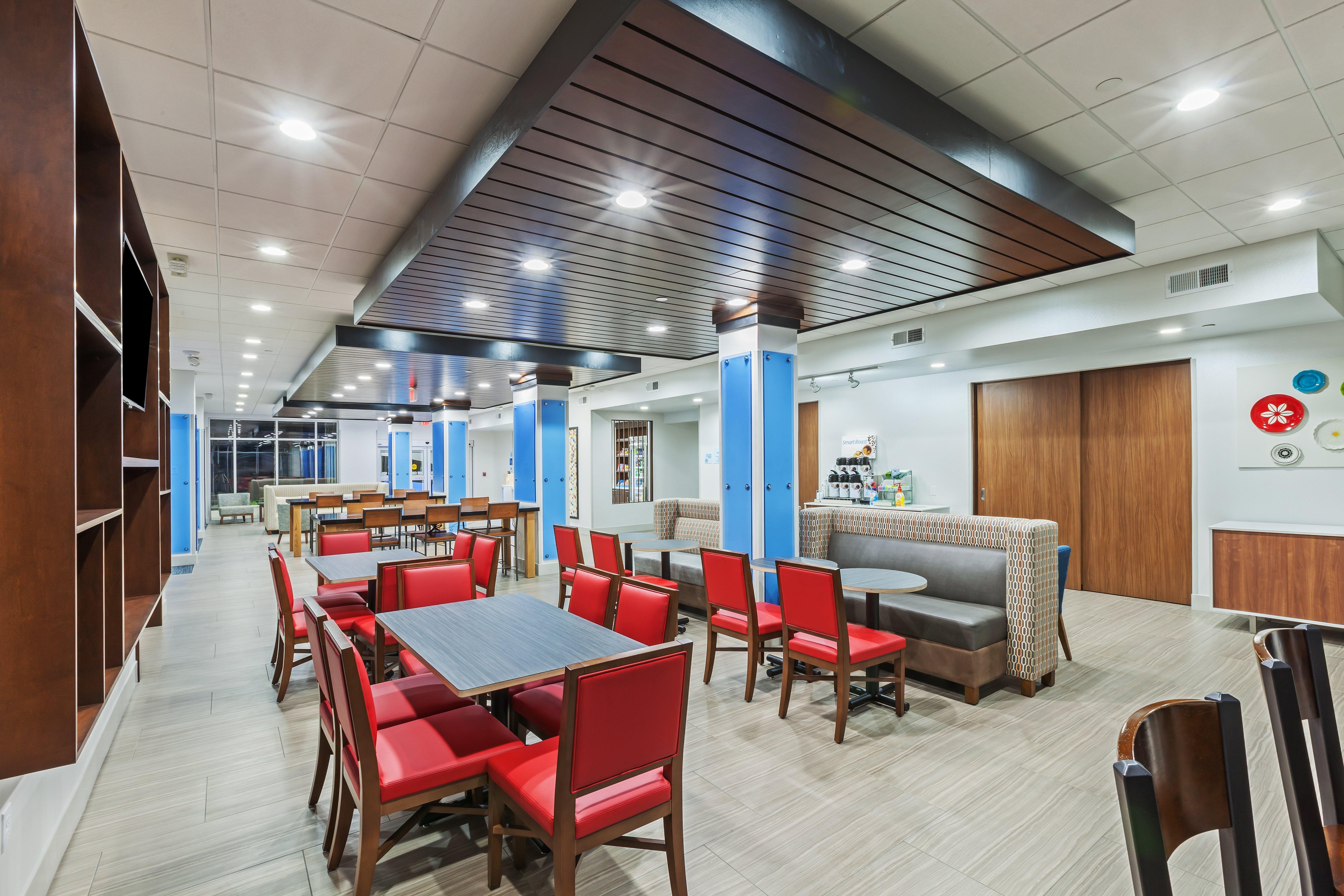 Holiday Inn Express & Suites - Coffeyville By Ihg מראה חיצוני תמונה