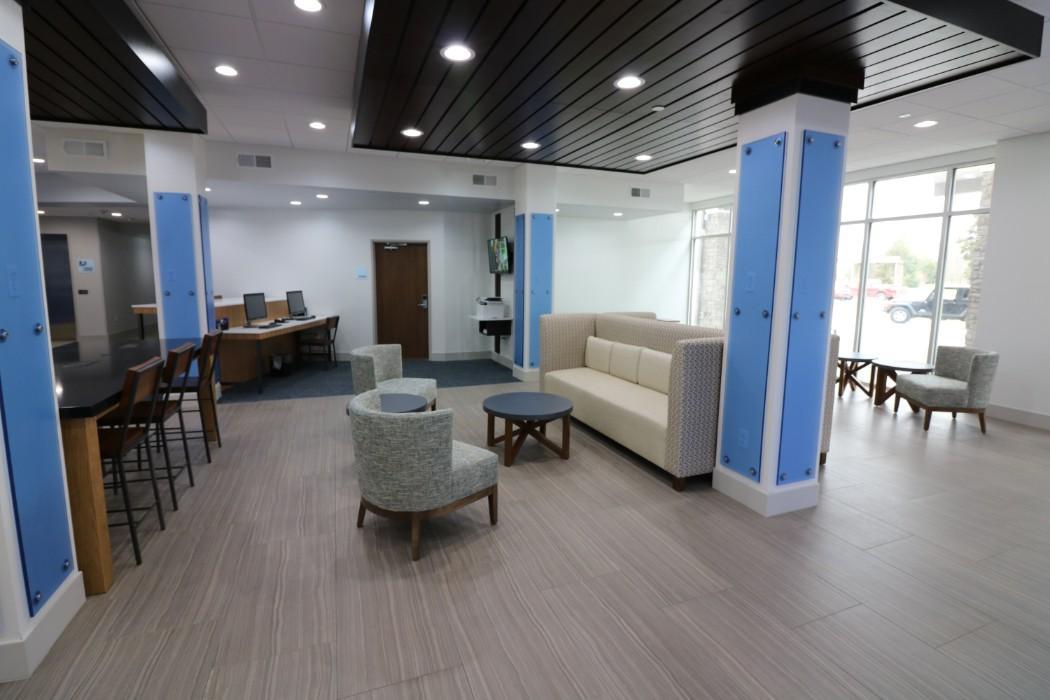 Holiday Inn Express & Suites - Coffeyville By Ihg מראה חיצוני תמונה