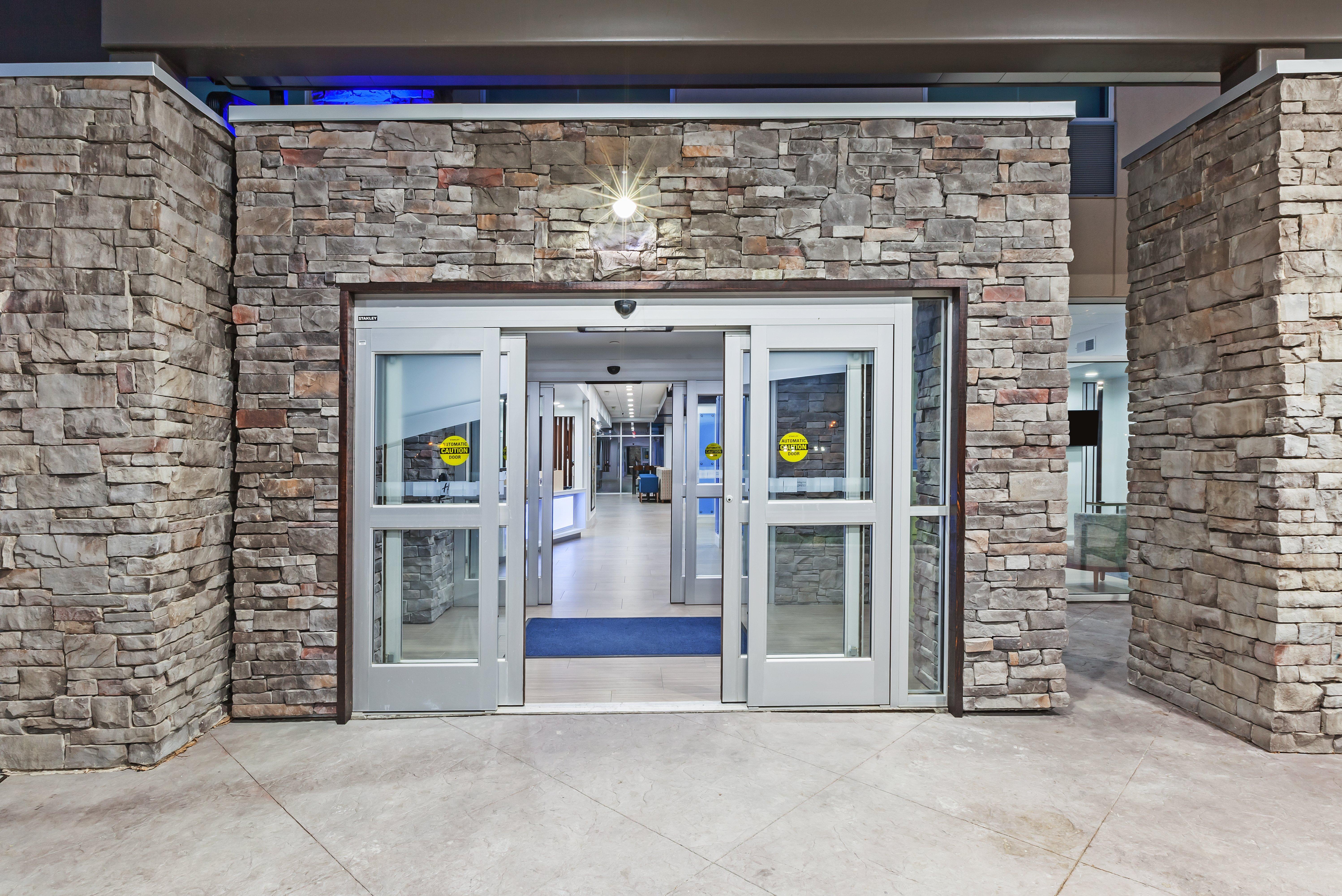 Holiday Inn Express & Suites - Coffeyville By Ihg מראה חיצוני תמונה