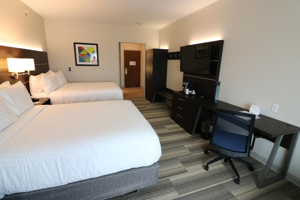 Holiday Inn Express & Suites - Coffeyville By Ihg מראה חיצוני תמונה