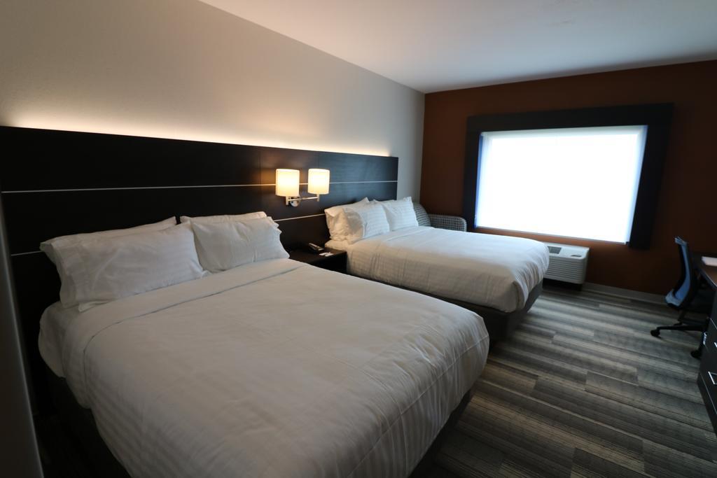 Holiday Inn Express & Suites - Coffeyville By Ihg מראה חיצוני תמונה