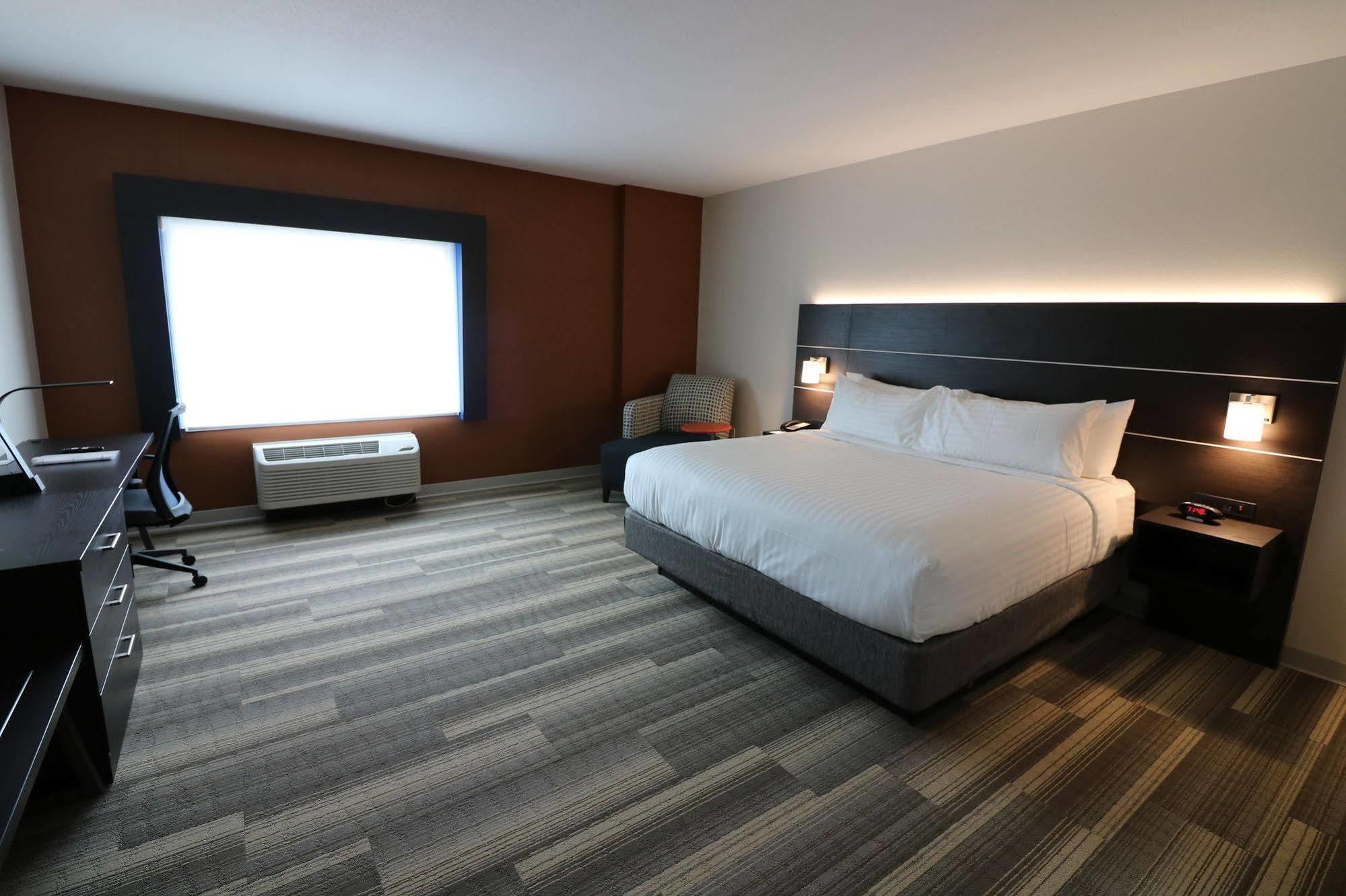 Holiday Inn Express & Suites - Coffeyville By Ihg מראה חיצוני תמונה